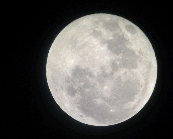 Photography of the Full Moon taken with an iphone and a telescop