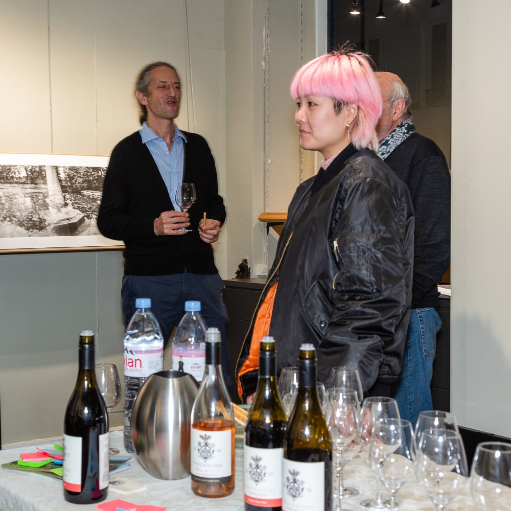 Three Feathers wine tasting workshop at Studio Galerie B&B, Pari