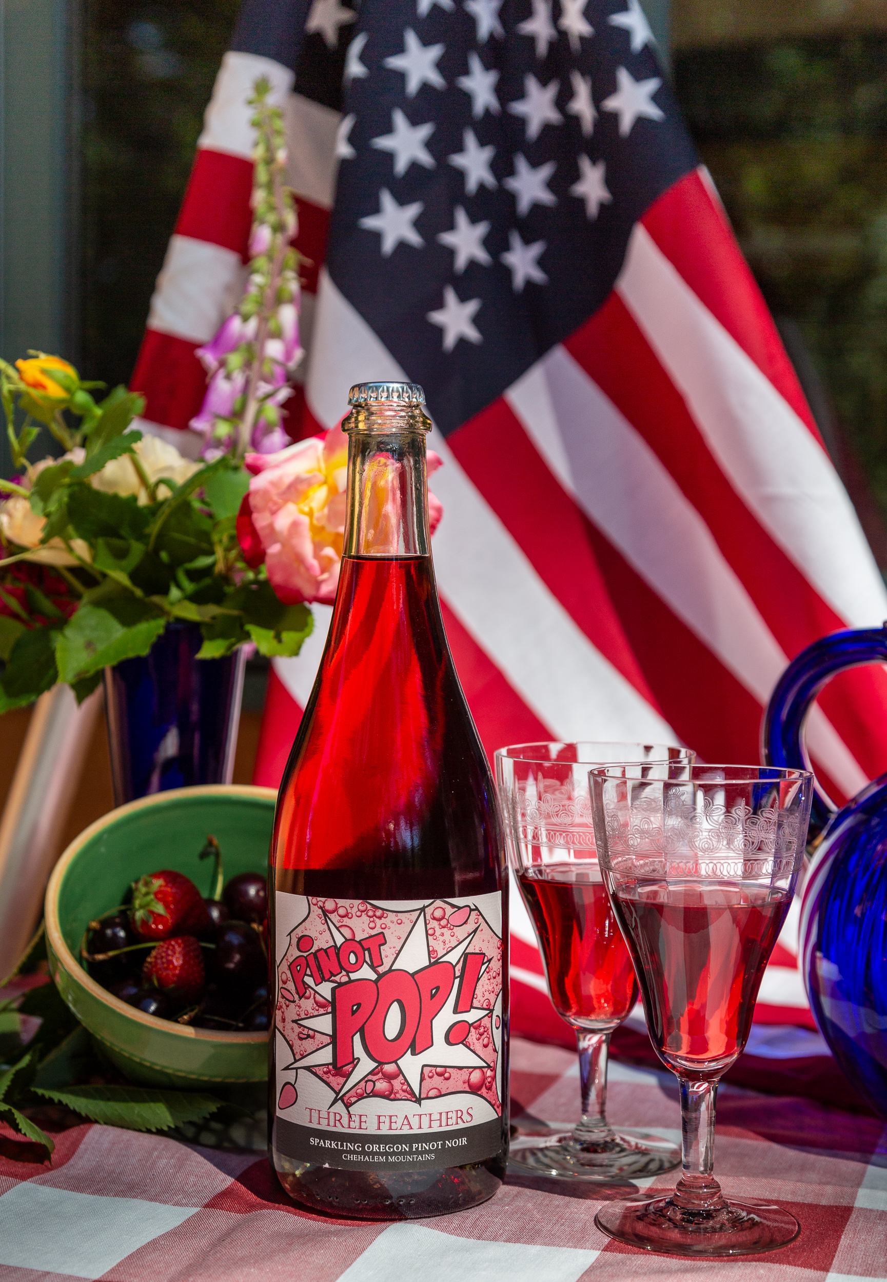 Independence Day promo Three Feathers Pinot POP
